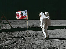 Космонавт прокомментировал слова Кардашьян о фиктивной высадке американцев на Луну