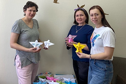 Тюменцы передали детям с онкозаболеваниями бумажных "ангелочков надежды"