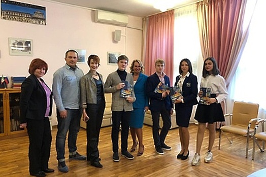 В столичной школе прошел премьерный показ серии о защитниках Москвы реалити‑сериала «Посмотрим»