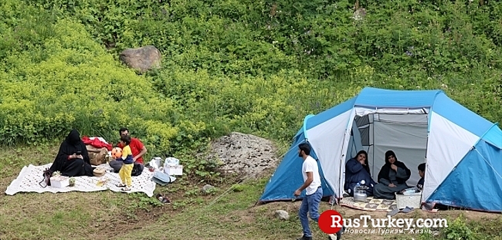 В Трабзоне иностранные туристы живут в палатках