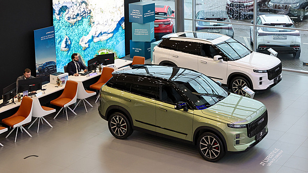 Скидок больше не будет? Что происходит в автосалонах на фоне повышения утильсбора