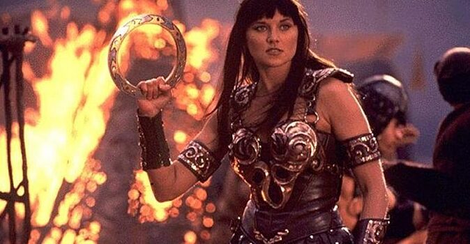 Прекрасна и 20 лет спустя: как изменилась актриса, сыгравшая Зену — королеву воинов?