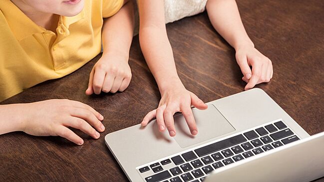 Как родители относятся к использованию гаджетов детьми
