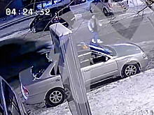 В Красноярске спешившую на учебу студентку сбил автомобиль
