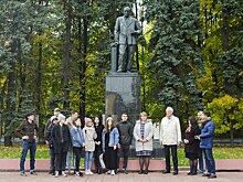 Студенты Тимирязевки возложили цветы к памятнику Вильямса