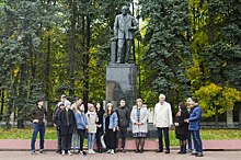 Студенты Тимирязевки возложили цветы к памятнику Вильямса