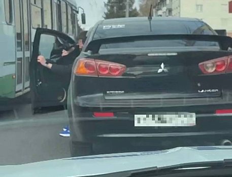 Водитель более 15 раз за год попался сотрудникам ГИБДД из-за тонировки в Кузбассе