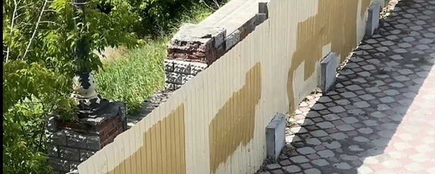 В Томске по распоряжению и.о. мэра Ратнера с набережной Ушайки уберут железный забор