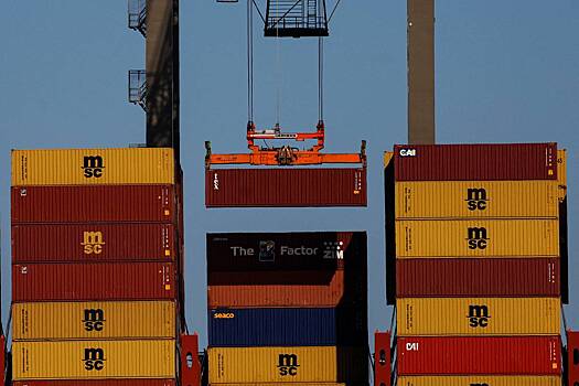 В США стали отменять интернет-заказы из Китая после введенных импортных пошлин