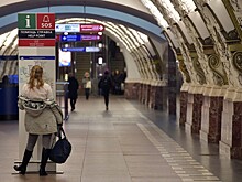 Названа причина остановки поездов в метро Петербурга