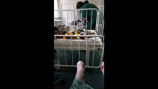 Следователи взялись за дело о связанном колготками ребенке в больнице Южно‐Сахалинска