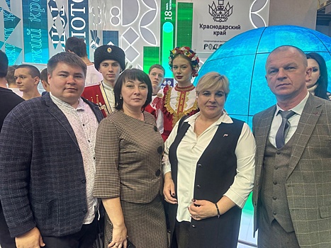 Директора четырёх школ побывали в Москве на выставке «Вся Россия», один из них возвращается с выигранной путёвкой
