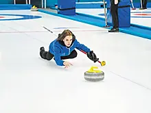 По скользкой дорожке: в областном чемпионате по керлингу участвовали 20 команд