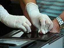 Добровольцам откатают пальчики