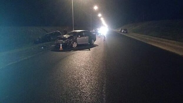 На трассе Орёл-Брянск лоб в лоб столкнулись «Форд» и «Гранта»