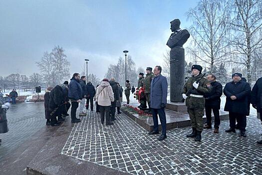 В 82-ю годовщину начала Битвы за Москву в Зеленограде состоялось возложение цветов