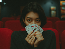 Убегаем с Батлером от бандитов, звоним на тот свет с Козловским и боремся с игроманией в Казахстане. Смотрим киноновинки сети