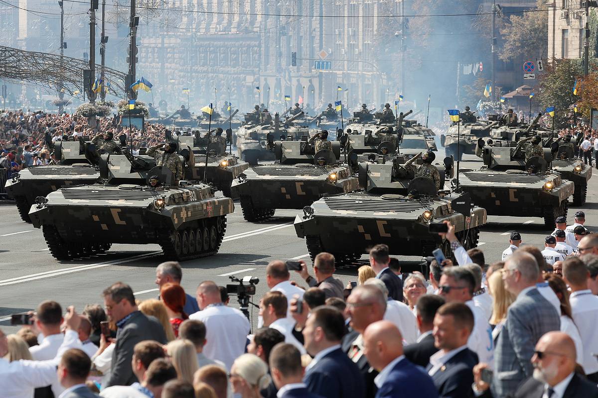 На Украине нашли идентичность в милитаризации общества