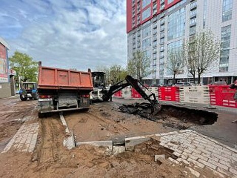 В Уфе разрушилась дорога из-за повреждения трубопровода