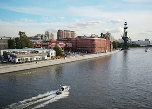 Полиция начала проверку по факту столкновения теплохода с катером Ространснадзора на Москве-реке в ЦАО