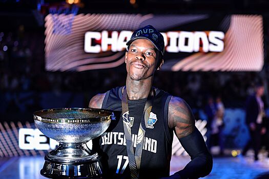 «Ты золото, Деннис!» В Германии поддержали Шрёдера после победы Германии на Евробаскете