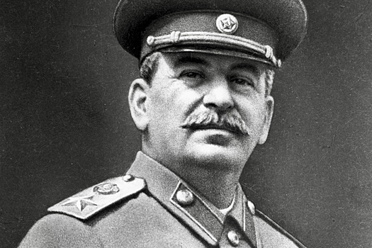 Как и зачем хирурги превратили мужчину в двойника Сталина