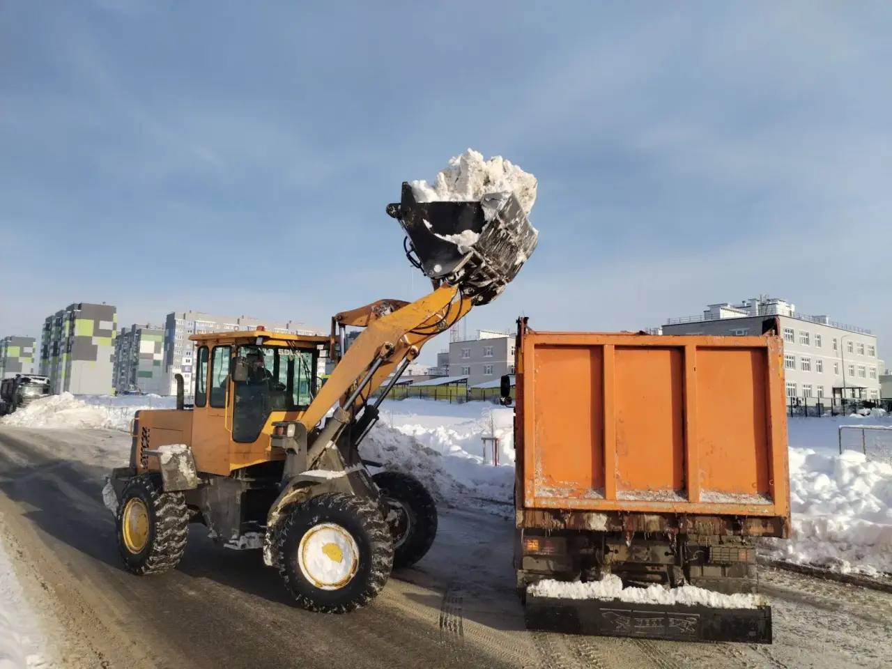 Ночью снег вывезут с 13 улиц Калуги