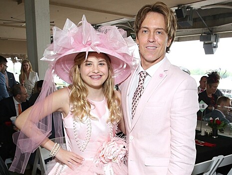 12-летняя дочь Анны Николь Смит повторила знаменитый образ актрисы с розовой шляпой