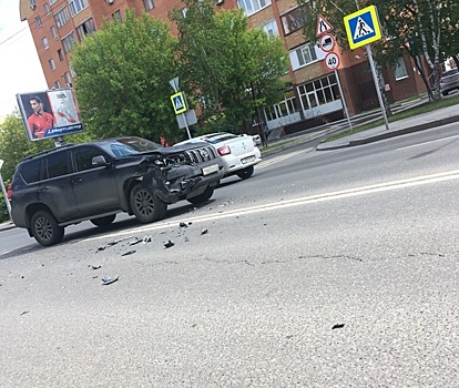 На Червишевском тракте водитель Hyundai Getz не пропустила Toyota Land Cruiser