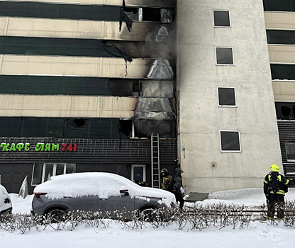 Один человек погиб при пожаре на парковке в Москве