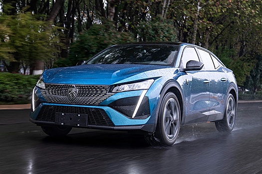 В России начались продажи нового Peugeot 408X