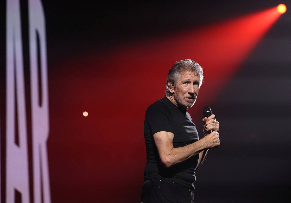 Лидер Pink Floyd допустил возможность переезда в Россию