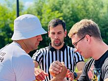 На выходных в Чеховском парке прошел турнир по армрестлингу