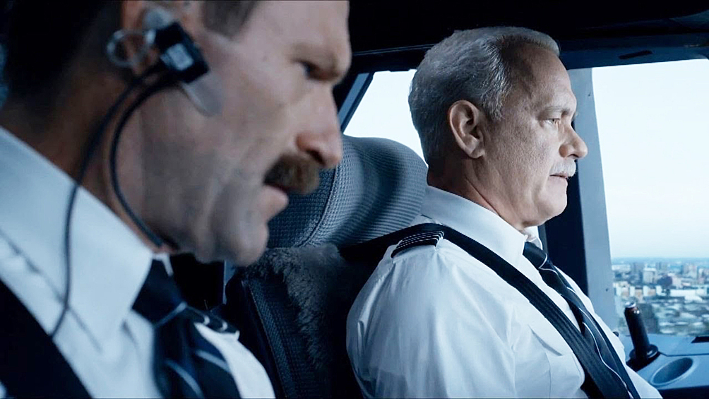 «Чудо на Гудзоне» (Sully) - драма Клинта Иствуда, основанная на реальных событиях — посадке гражданского самолета на реке Гудзон в заливе Нью-Йорка, когда пилот Чесли Салленбергер спас не только пассажиров, но и жителей города. В главной роли - Том Хэнкс. Премьера: 8 сентября