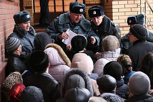 В Саратове полиция организует приемные во дворах