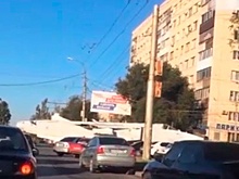 Самолет на проезжей части: в Волгограде Су-24 отбуксировали в парк «Патриот»