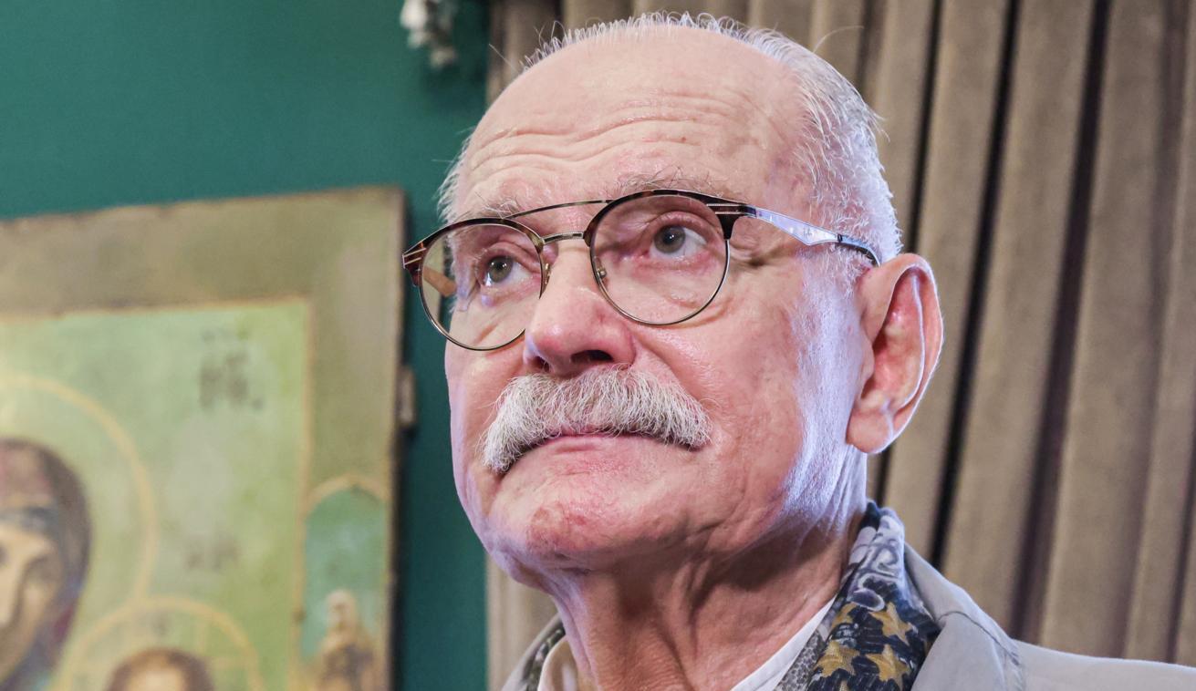 Nikita Mikhalkov Praises Nikolai Burlyaev at 80th Birthday