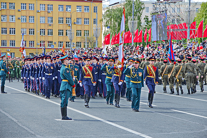 В Параде Победы в Самаре приняли участие более 1,7 тыс. человек и 30 единиц военной техники