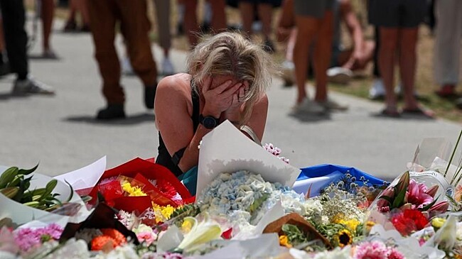 Теракт в мирный праздник: 15 погибших, включая детей, и десятки раненых на пляже в Сиднее