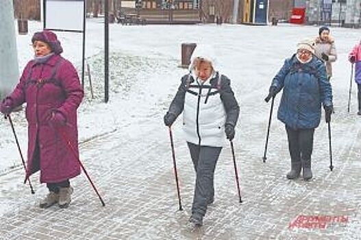 Ульяновцев зовут на Соборную площадь позаниматься скандинавской ходьбой