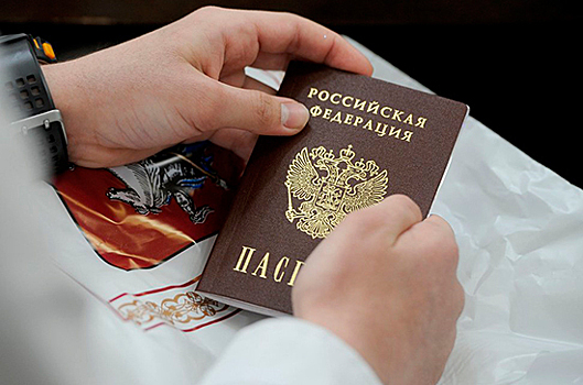 Когда россияне получат электронные паспорта