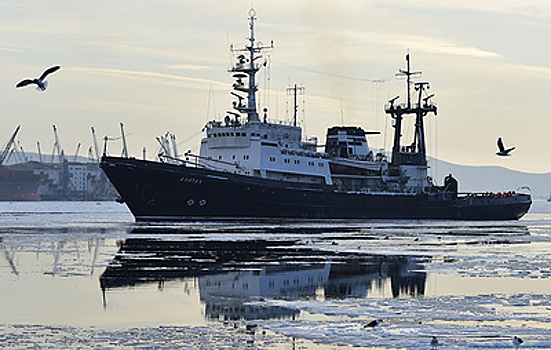 В Южно-Китайском море экипаж российского буксира спас гражданина Филиппин