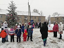 В благоустроенных в рамках проекта «Решаем вместе» дворах и парках прошли новогодние гулянья