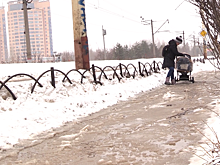 В Дубне на улице Сахарова тротуар превратился в полосу препятствий