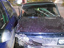 В Кирово-Чепецке неустановленный водитель на «Жигулях» въехал в «Рено Логан»