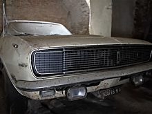 Видео: в подвале старинного особняка обнаружили Chevrolet Camaro первого поколения