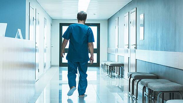 В российском городе получающим 20 тысяч рублей медикам пришлось самим покупать инвентарь