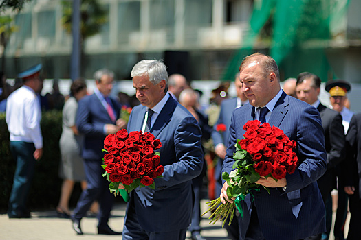 Глава Адыгеи встретился с президентом Абхазии в Сухуме