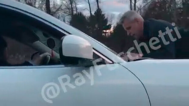 «Свали с машины!»: дорожный конфликт в США превратился в гонку на выживание