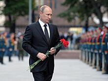 Владимир Путин во время визита в Курск, рассказал о федеральной программе по увековечиванию памяти погибших